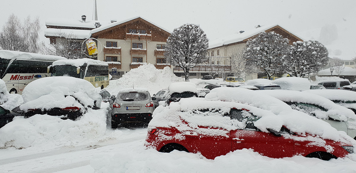 veel sneeuw betekent sneeuwkettingen om